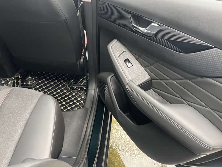 Dongfeng Aeolus Yixuan Max 2023 2023款 1.5T 超凡萌爸版