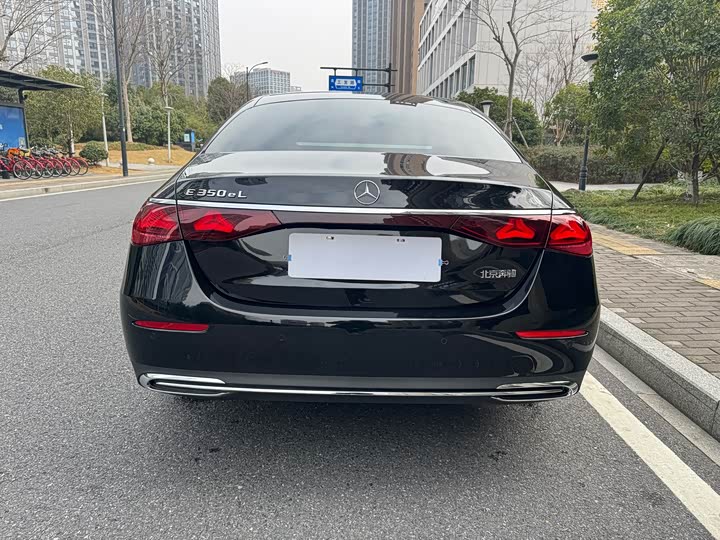 Mercedes-Benz E-Class Hybrid 2024 2024款 E 350 e L 插电式混合动力轿车