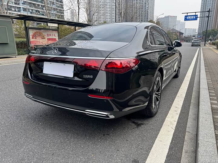 Mercedes-Benz E-Class Hybrid 2024 2024款 E 350 e L 插电式混合动力轿车