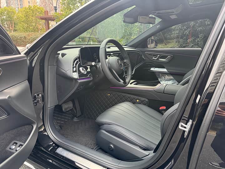Mercedes-Benz E-Class Hybrid 2024 2024款 E 350 e L 插电式混合动力轿车