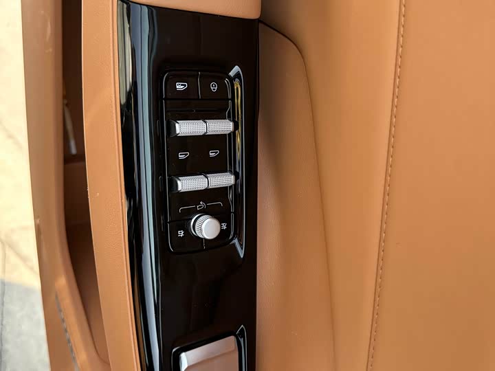 Geely Galaxy L7 2025 2025款 EM-i 115km 探索+版