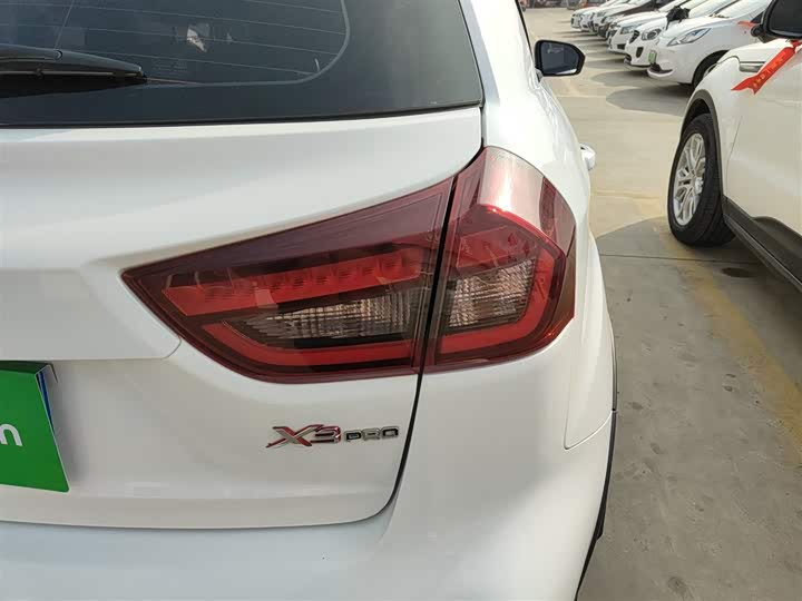 Geely Vision X3 2021 2021款 PRO 1.5L CVT尊贵型