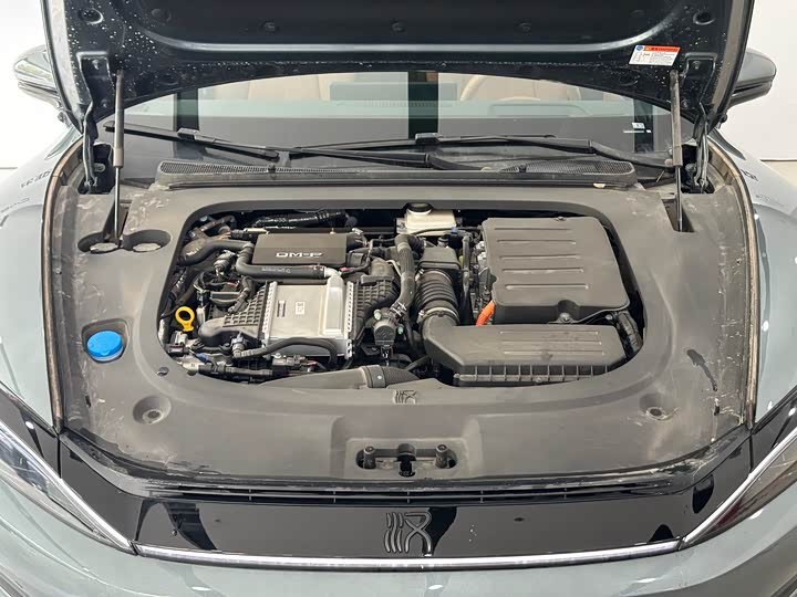 BYD Han L 2025 2025款 DM-p 四驱激光雷达旗舰型