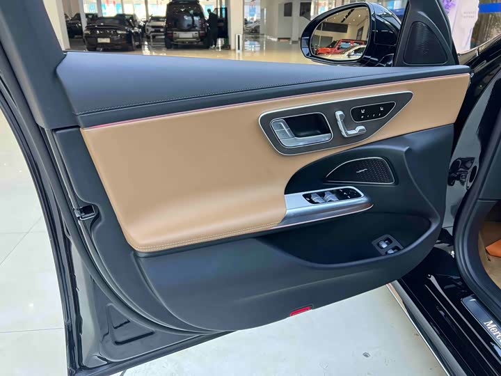 Mercedes-Benz E-Class Hybrid 2024 2024款 E 350 e L 插电式混合动力轿车