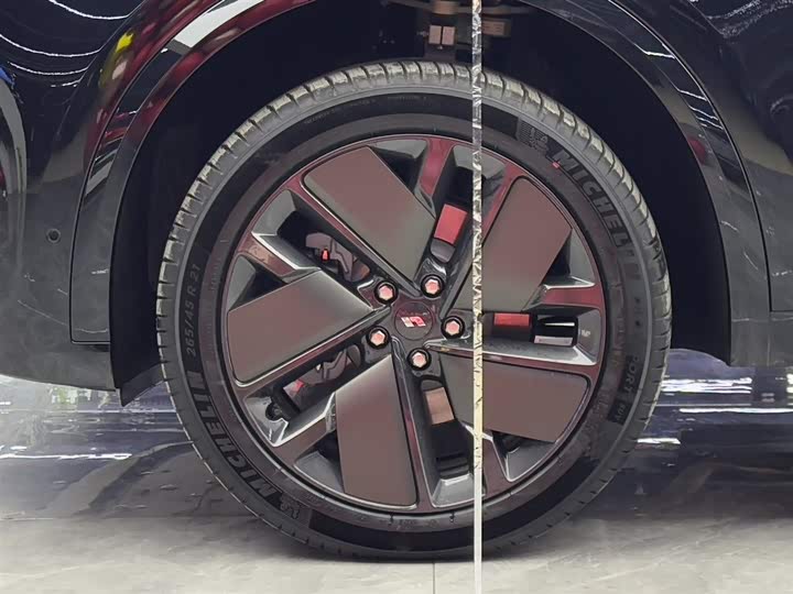 LiXiang L9 2025 2025款 Ultra 智能焕新版