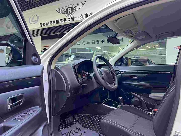 Mitsubishi Outlander 2021 2021款 改款 2.0L 两驱畅行版 5座