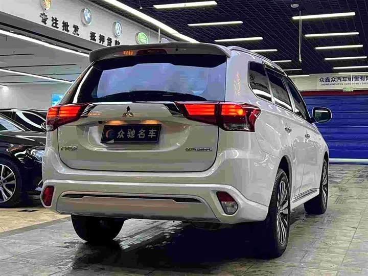 Mitsubishi Outlander 2021 2021款 改款 2.0L 两驱畅行版 5座