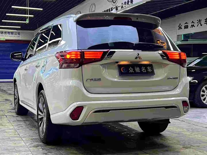 Mitsubishi Outlander 2021 2021款 改款 2.0L 两驱畅行版 5座