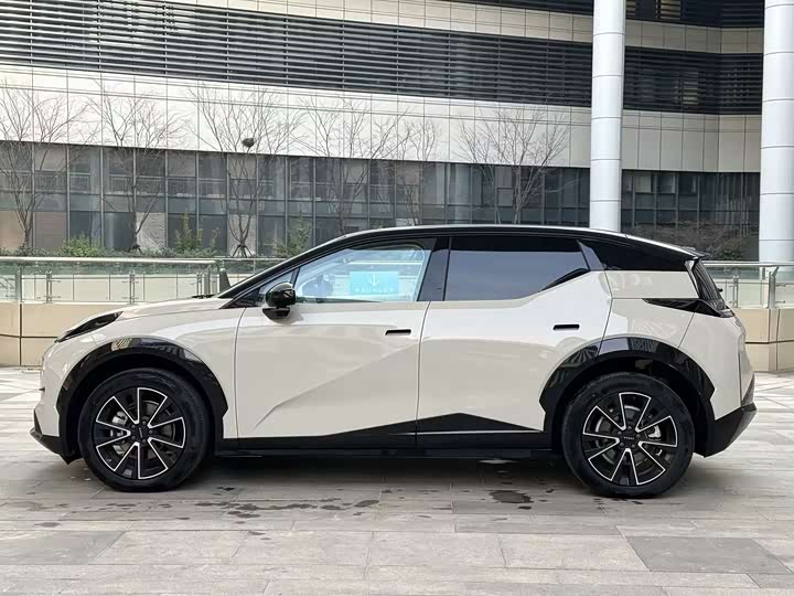Zeekr X 2025 2025款 五座长续航版