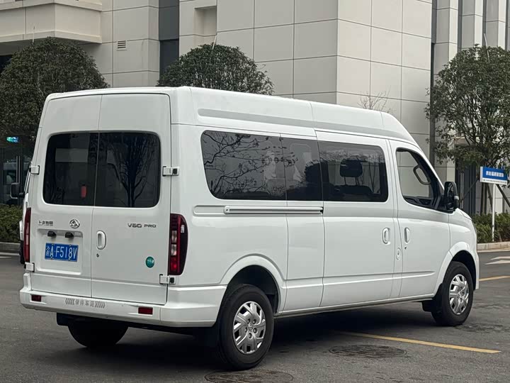 Maxus V80 2025 2025款 PRO傲运通 2.0T 手动长轴中顶 6/7/8/9座