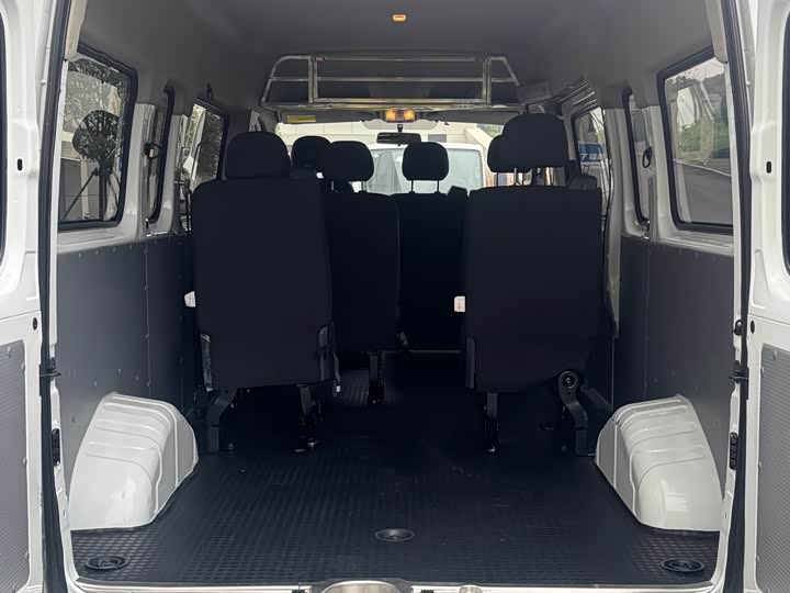 Maxus V80 2025 2025款 PRO傲运通 2.0T 手动长轴中顶 6/7/8/9座