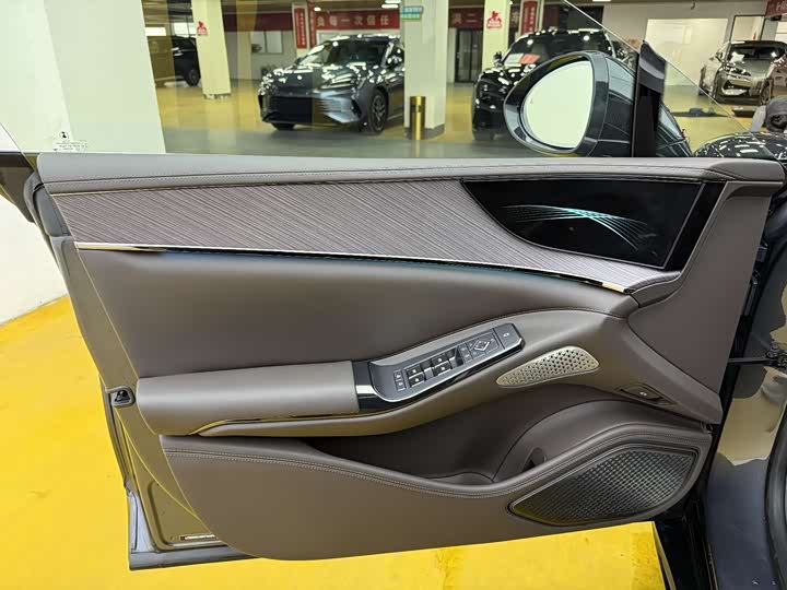 Denza Z9 2024 2024款 1100km 四驱Max版