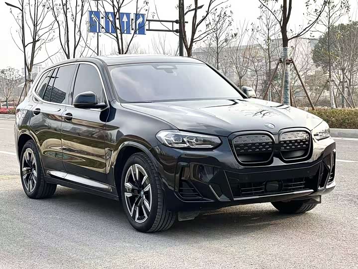 2024 BMW iX3