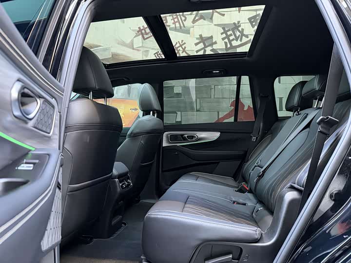 GAC Trumpchi GS8 2025 2025款 领航系列 2.0TGDI 两驱豪华版 5座