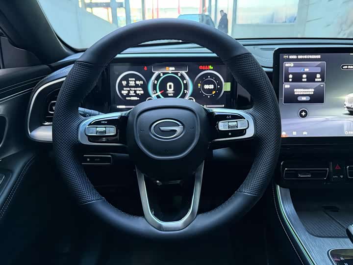 GAC Trumpchi GS8 2025 2025款 领航系列 2.0TGDI 两驱豪华版 5座