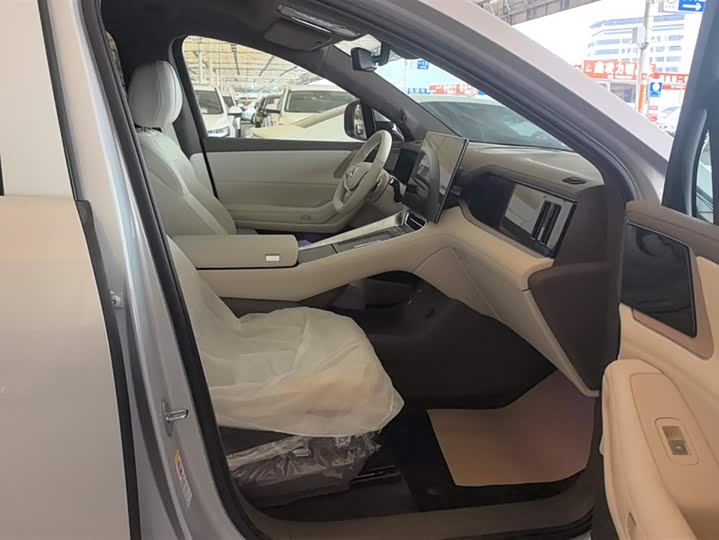 Denza N8L 2025 2025款 尊荣型