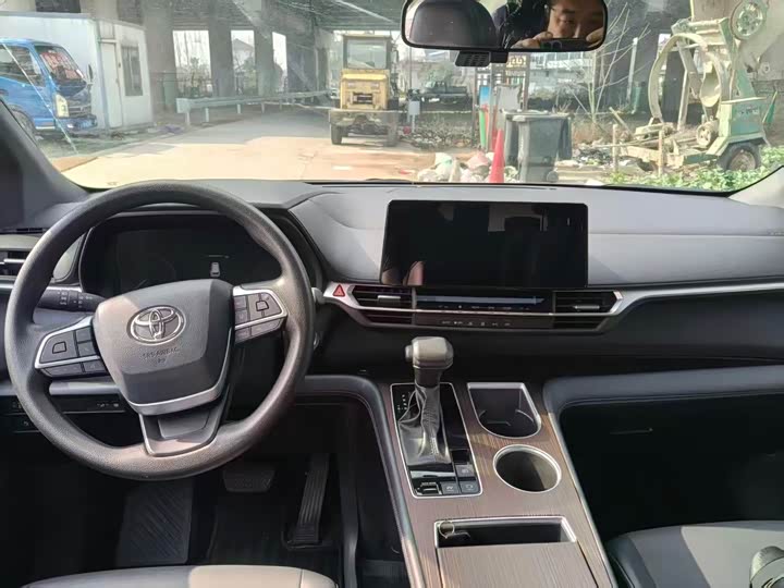 Toyota Granvia 2024 2024款 2.5L混动 豪华版