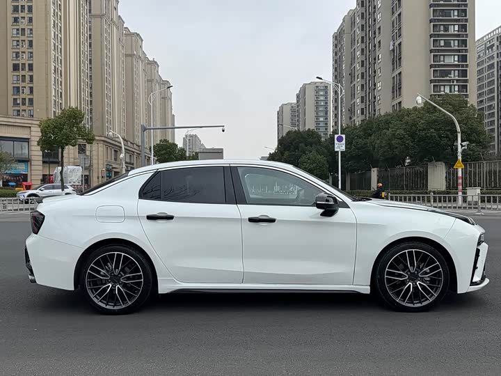 Lynk & Co 03 2026 2026款 1.5TD DCT Plus