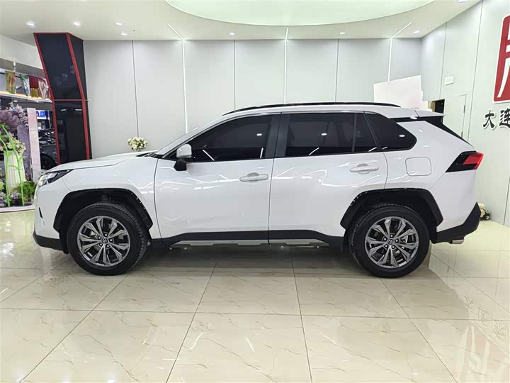 Toyota RAV4 2024 2024款 2.0L CVT两驱风尚Plus版