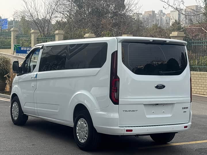 Ford Transit 2023 2023款 2.0T柴油自动商旅型中轴低顶7/8/9座