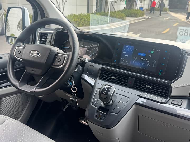Ford Transit 2023 2023款 2.0T柴油自动商旅型中轴低顶7/8/9座