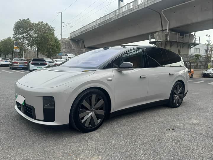 LiXiang i8 2025 2025款 标准版