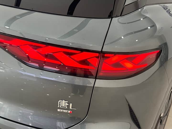 BYD Tang L 2025 2025款 DM 175KM无人机玩家版