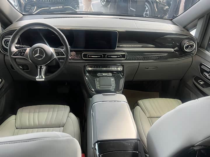 Mercedes-Benz V-Class 2024 2024款 V 300 L 长轴距尊贵版