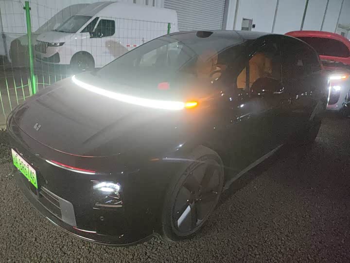 2025 LiXiang i6