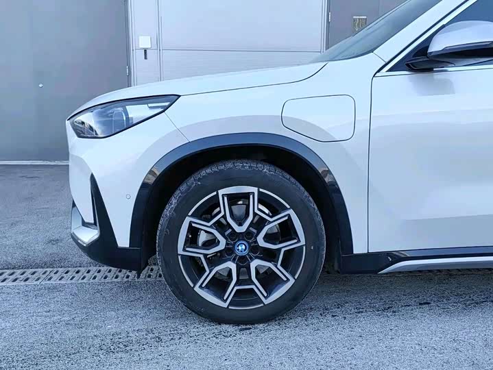 BMW iX1 2025 2025款 xDrive30L X设计套装