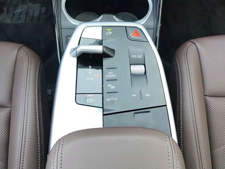 BMW iX1 2025 2025款 xDrive30L X设计套装