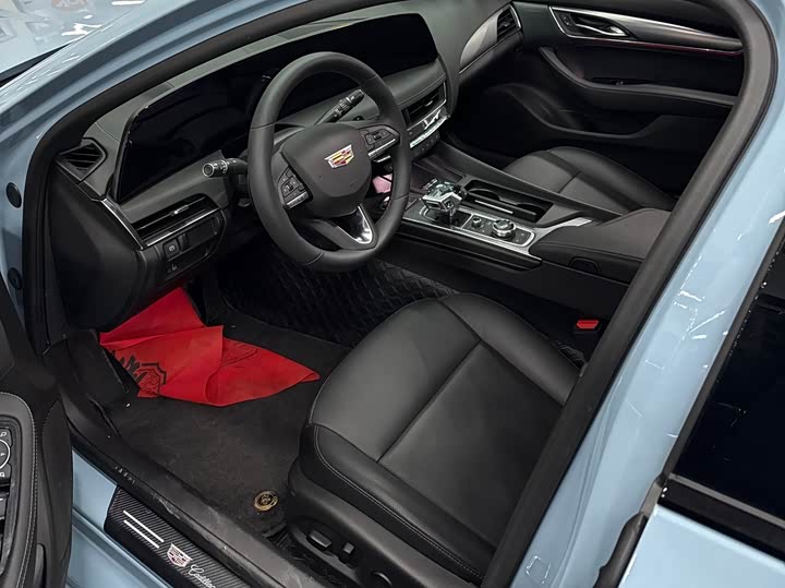 Cadillac CT5 2025 2025款 28T 赛道性能版