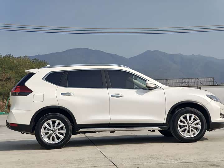Nissan X-Trail 2023 2023款 经典 2.0L 两驱智联臻享版