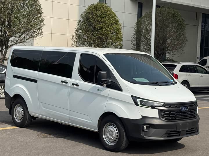 Ford Transit 2023 2023款 2.0T柴油自动多功能商用车中轴低顶5/6座