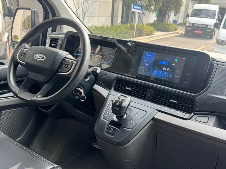 Ford Transit 2023 2023款 2.0T柴油自动多功能商用车中轴低顶5/6座