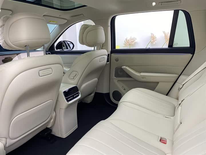 Aito M8 2025 2025款 增程 Max+版 53.4kWh 5座版