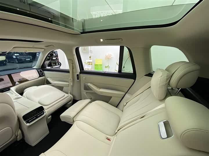 Aito M8 2025 2025款 增程 Max+版 53.4kWh 5座版