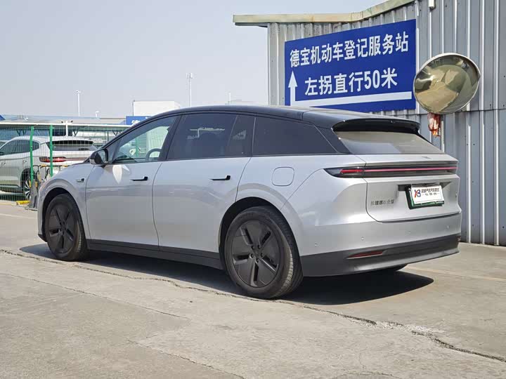 LiXiang i6 2025 2025款 两驱标准版