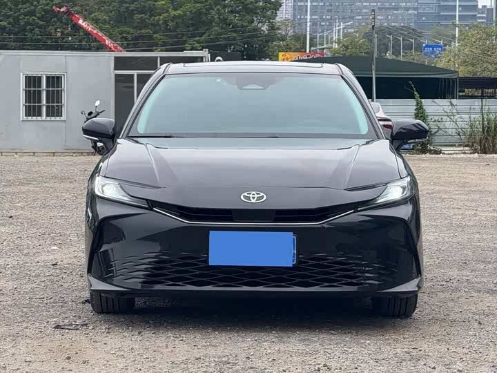 Toyota Camry 2025 2025款 双擎 2.0HXS 光辉版