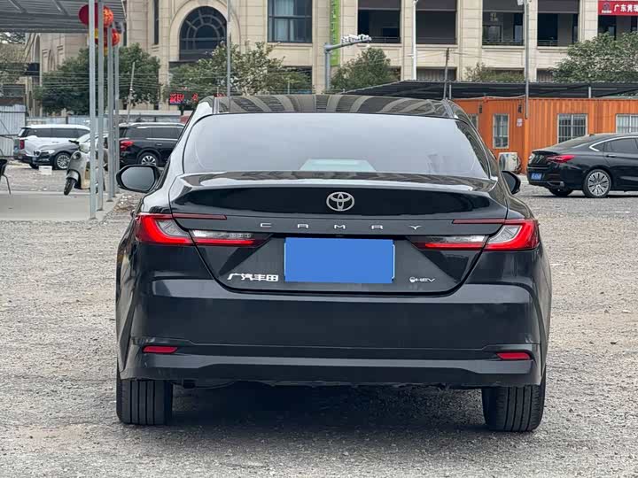 Toyota Camry 2025 2025款 双擎 2.0HXS 光辉版