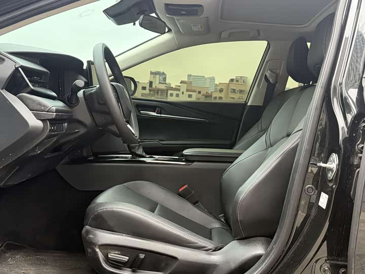 Toyota Camry 2025 2025款 双擎 2.0HXS 光辉版