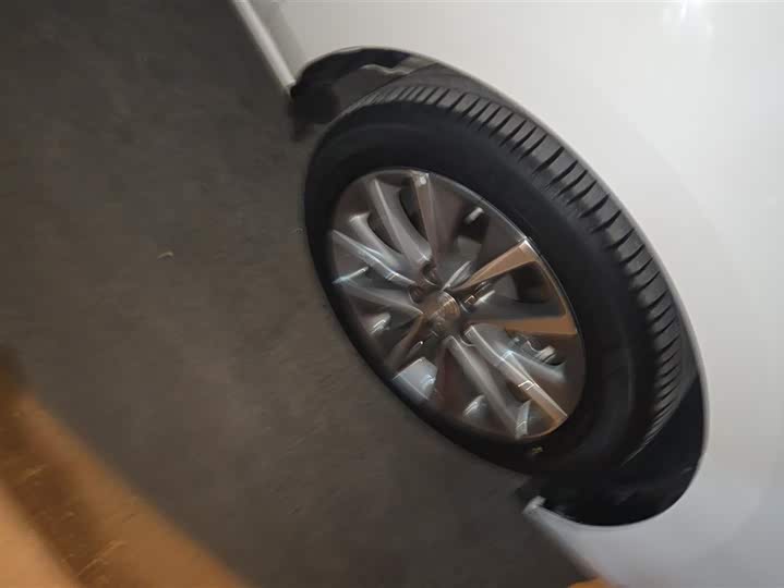 Buick GL6 2021 2021款 323T 轻混动互联豪华型