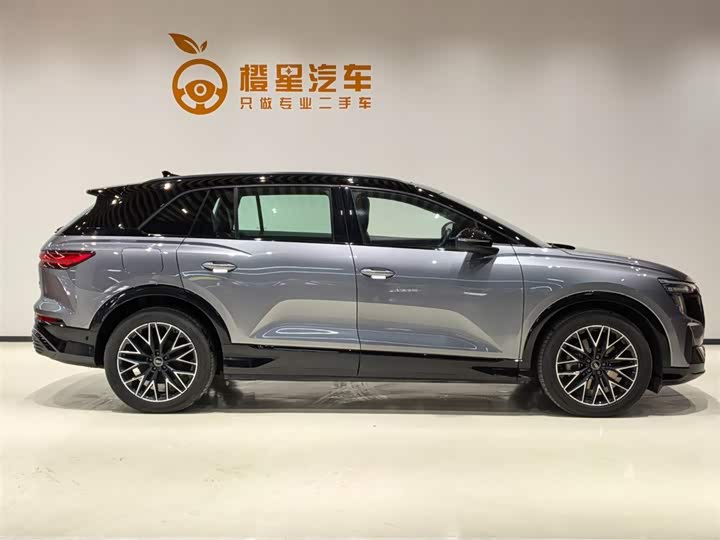 Audi Q5 e-tron 2022 2022款 40 e-tron 星耀型 锦衣套装