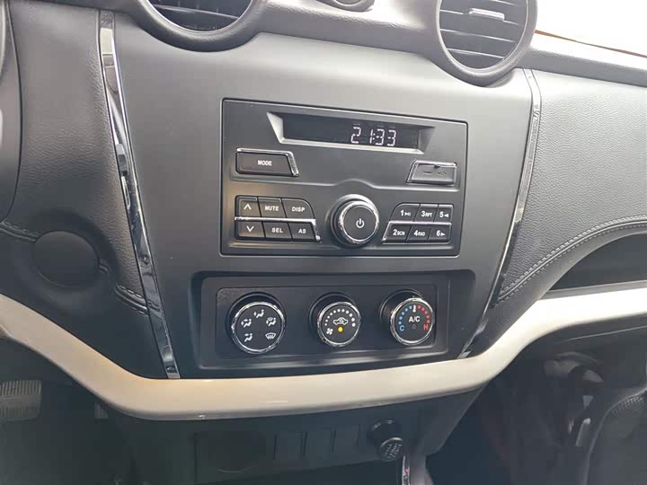 Dongfeng Rich 6 2023 2023款 改款 2.4L 手动两驱汽油标准型