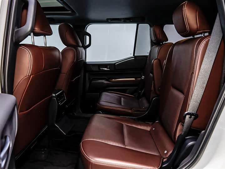 Toyota Prado 2024 2024款 2.4T 悍野WX版 6座