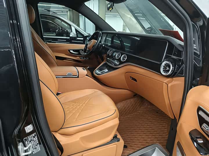 Mercedes-Benz Vito 2024 2024款 2.0T 精英版 7座