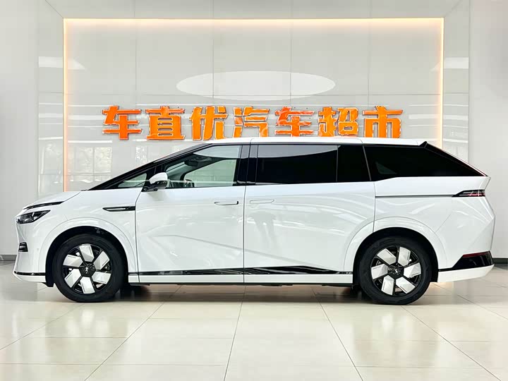 XPeng X9 2025 2025款 纯电 650长续航 Max