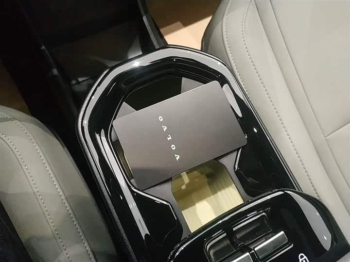 Volvo EX30 2025 2025款 后驱长续航版 Ultra