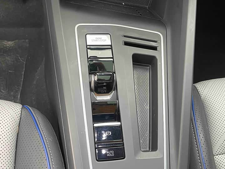 Volkswagen Golf 2025 2025款 300TSI R-Line