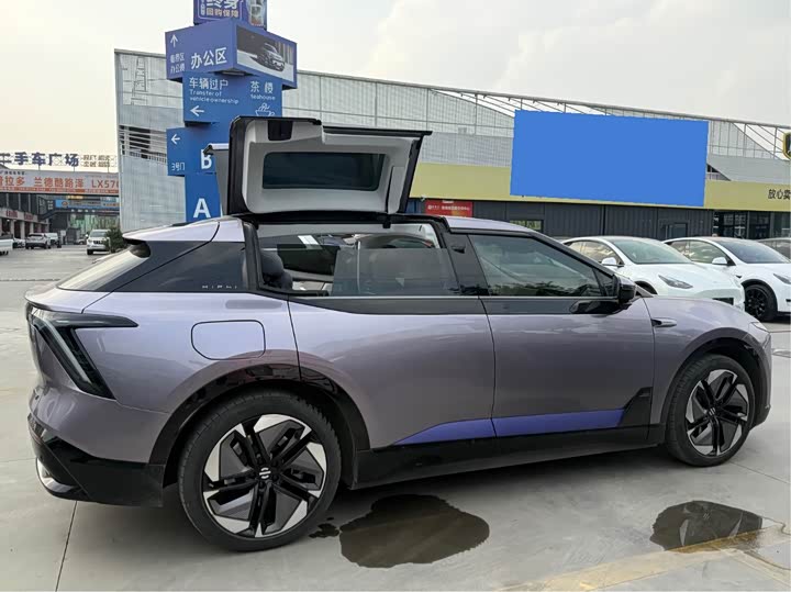 HiPhi Y 2023 2023款 560km 精英版